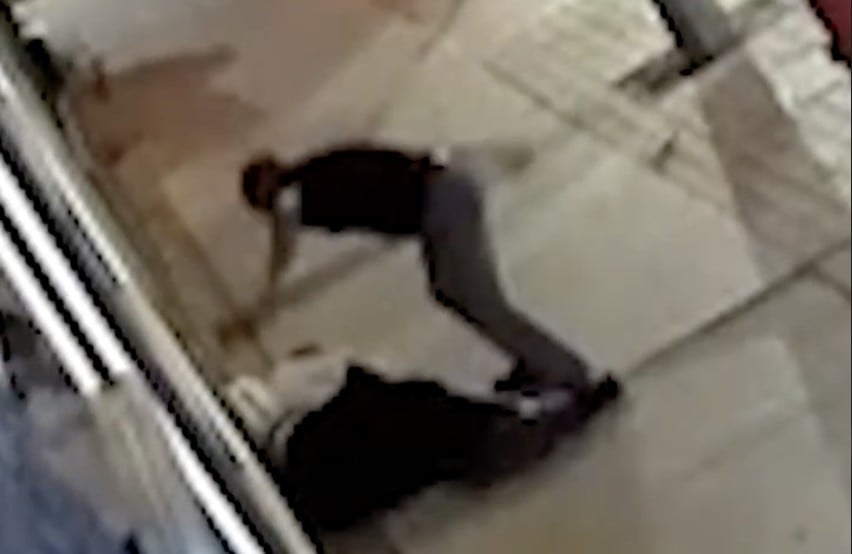 VIDEO ¡Brutal golpiza! A pizzero tras defender de acoso a compañera