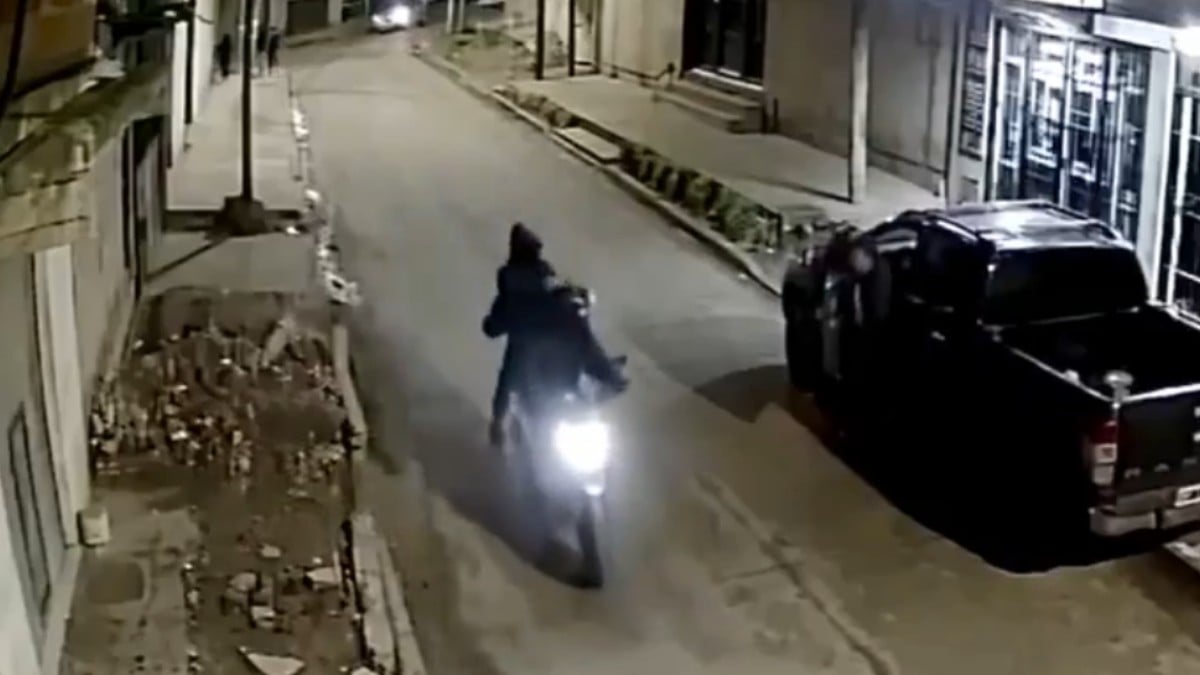 VIDEO ¡Lo mataron de 2 balazos en el pecho! Asesinan a un hombre al bajar de su camioneta