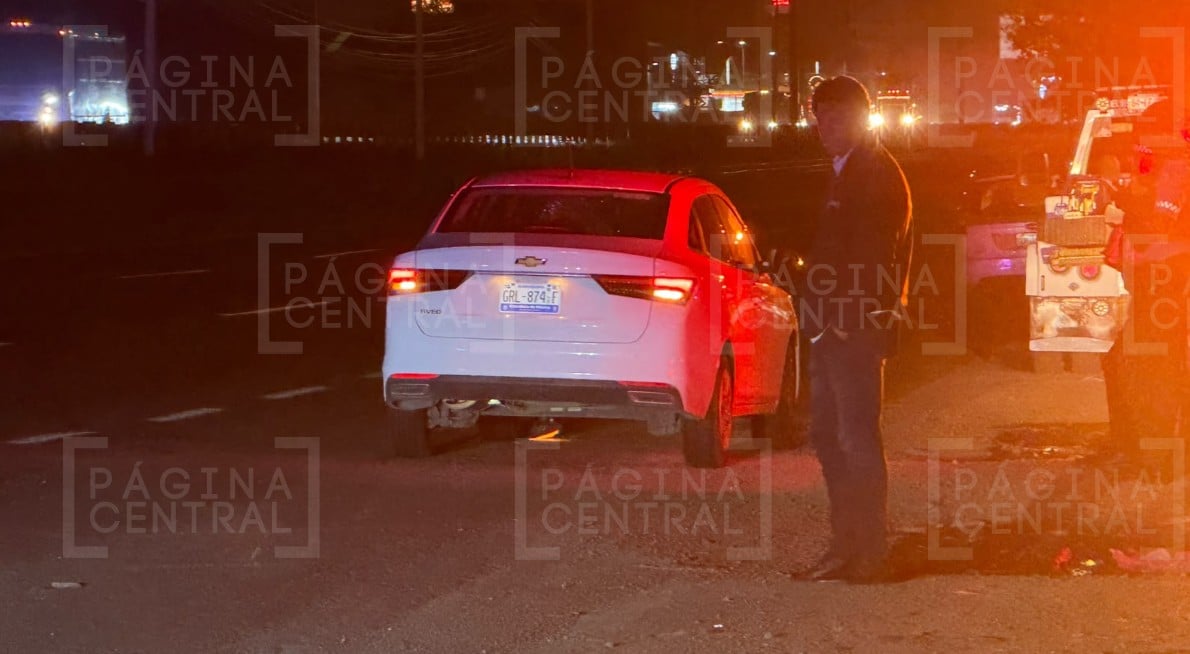 ¡Cierran puente en la León-Silao! Automovilista atropella y mata a peatón; no había luz en la zona