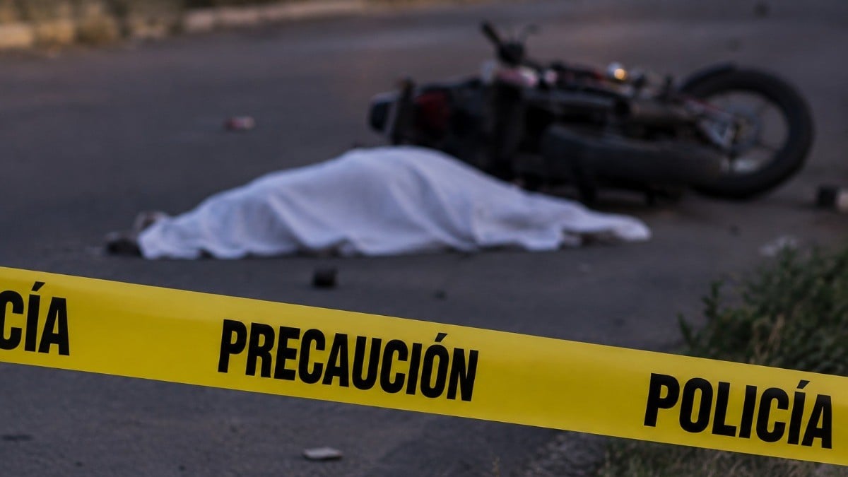 Lloran a cuerpo en plena calle, lo destapan… ¡y no era él! Había prestado su moto