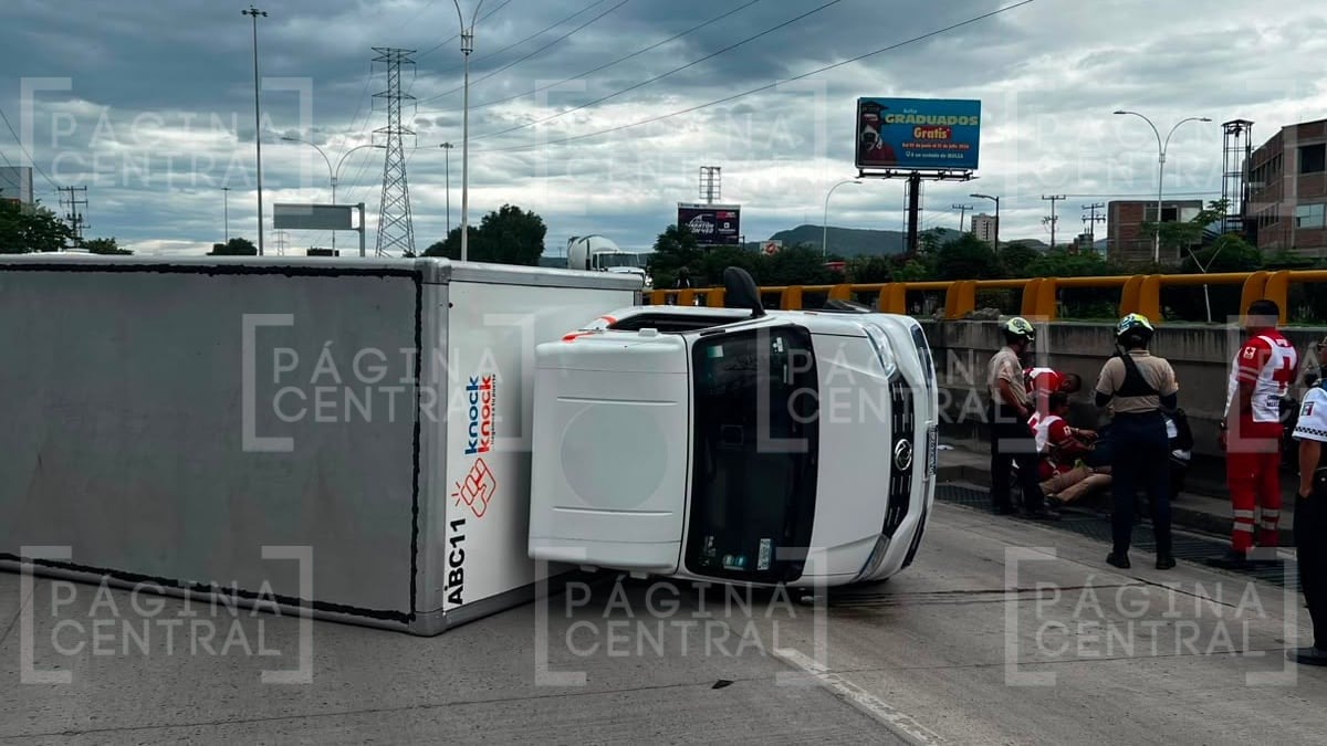 Volcadura en Bulevar Morelos de León