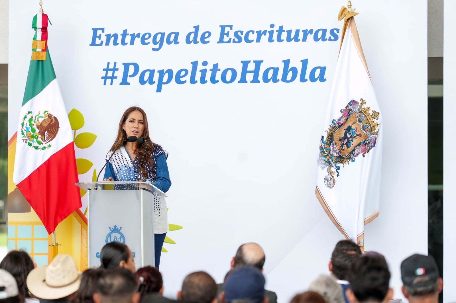 300 familias de León recibieron escrituras de sus viviendas y terrenos mediante programas estatales y municipales de regularización patrimonial