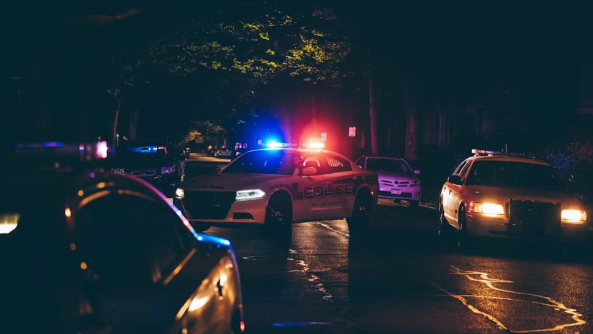 ¡Lo llevaba con su familia! Captan a hombre en situación de calle arrastrando un cuerpo