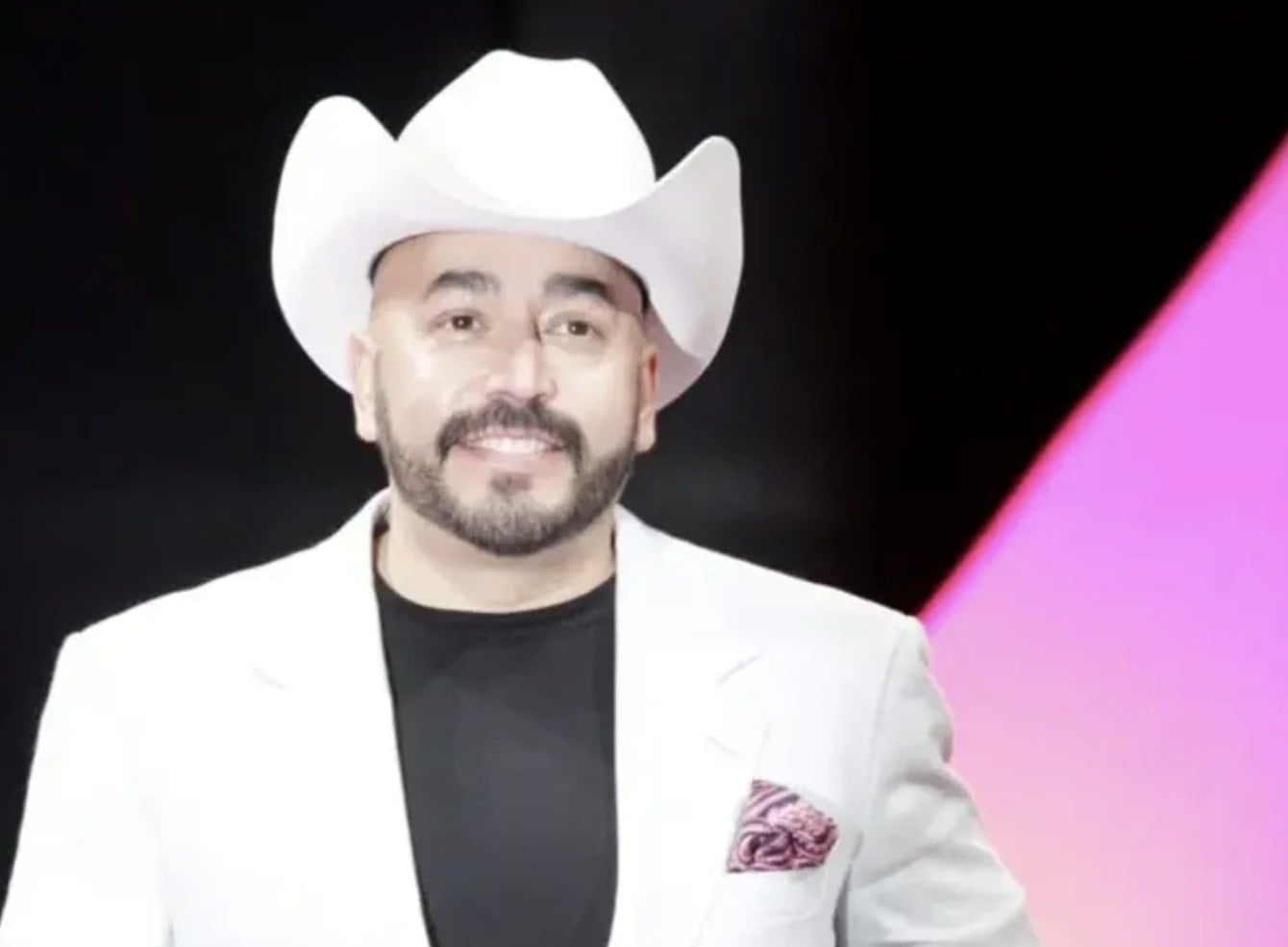 Lupillo Rivera causa polémica tras ser retirado del escenario durante concierto en Los Ángeles