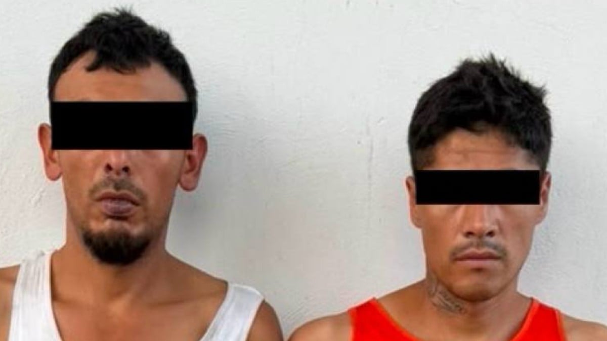Detienen a 2 con armas, droga y más de 100 mil pesos; los vinculan a un robo a gasolinera