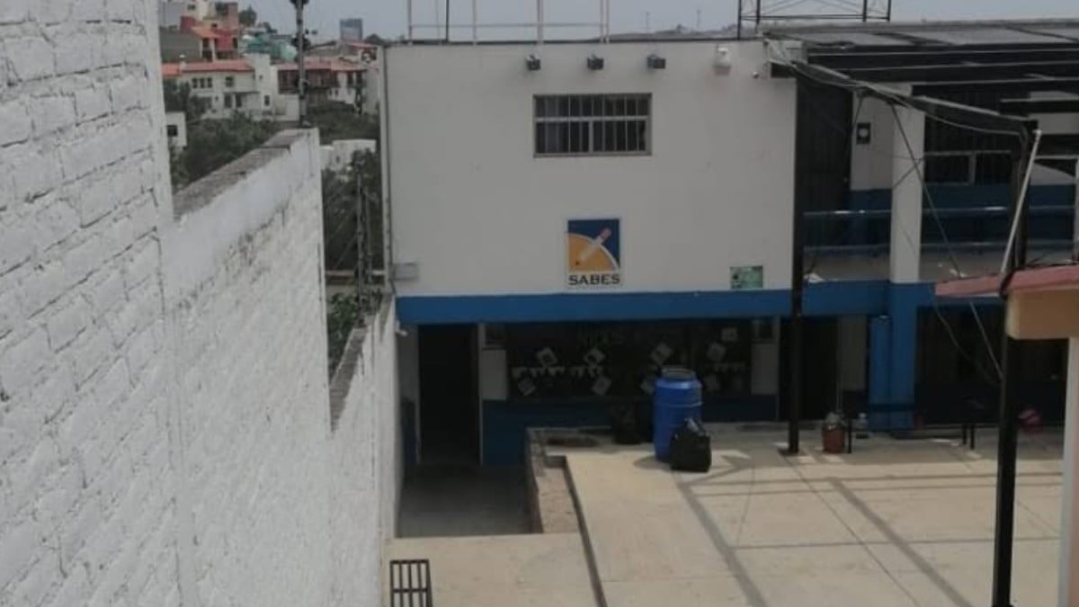 ¡Atacan a alumnos del SABES y a policías con armas blancas! Hay dos detenidos