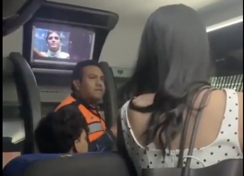 VIDEOS ¡Auxilio! Chofer desvía autobús con 30 estudiantes sin avisarles y causa alarma