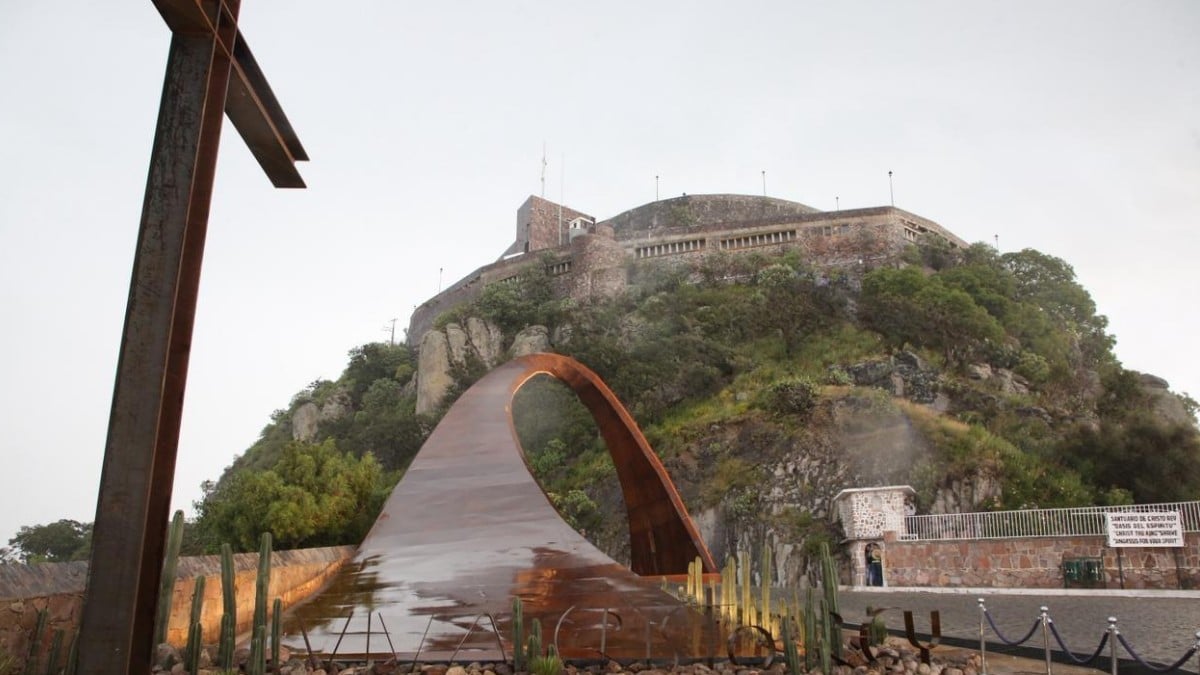 Inauguran nuevo arco de acceso a Cristo Rey y conmemoran cien años del Movimiento Cristero