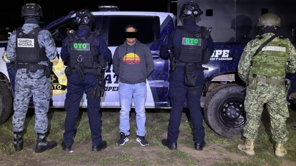 ¡Iba sin placas y a exceso de velocidad en Irapuato! Le encontraron 13 kilos de cristal
