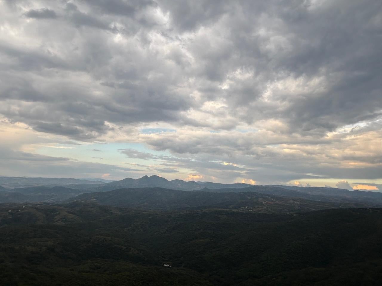 La lluvia tiene una cita con León este lunes y podría llegar con fuerza a esta hora