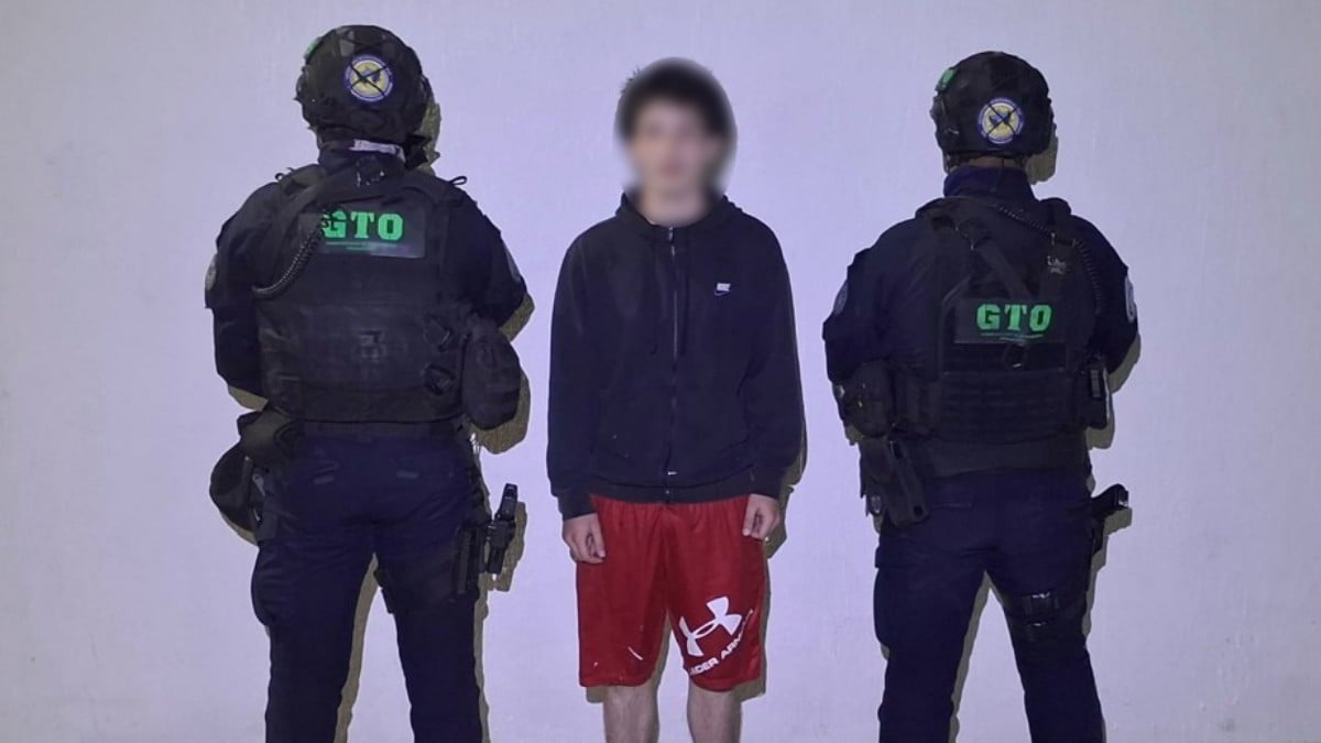 Estadounidense es arrestado tras insultar a policías en Celaya; estaba prófugo en su país
