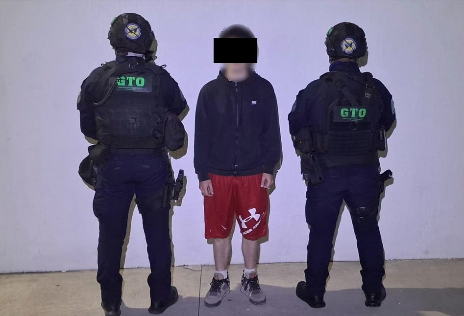 Joven 'gringo' insulta a policías en Celaya y descubren que lo buscan en Estados Unidos