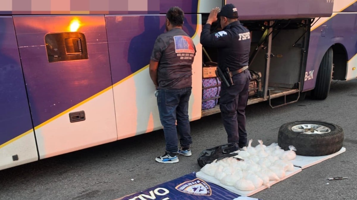 ¡En el lugar menos pensado! Encuentran 49 mil dosis de cristal en un autobús en Salamanca