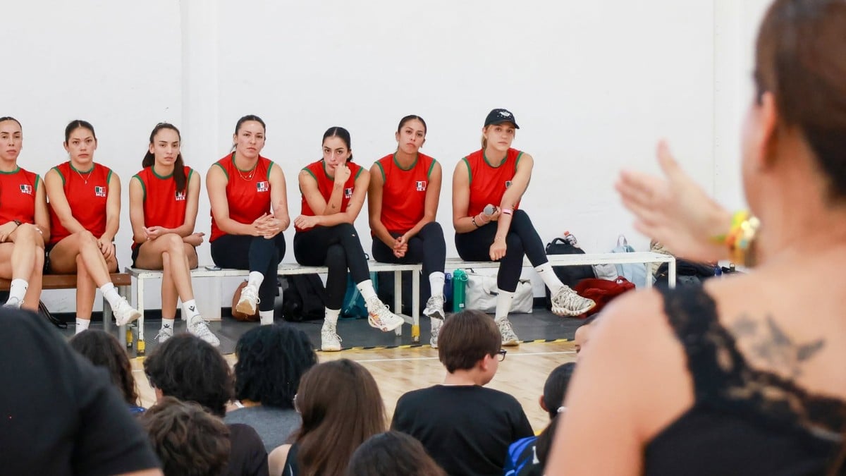 ¡Inspiran a la grandeza! Selección Mexicana de voleibol impulsa los sueños de niños leoneses