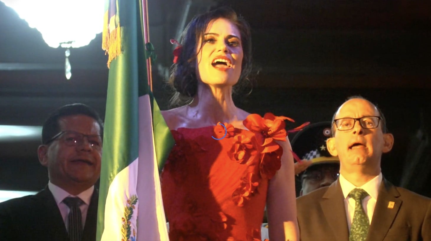 Conquistan Alicia Villarreal y fervor patrio el Grito de León con Ale Gutiérrez