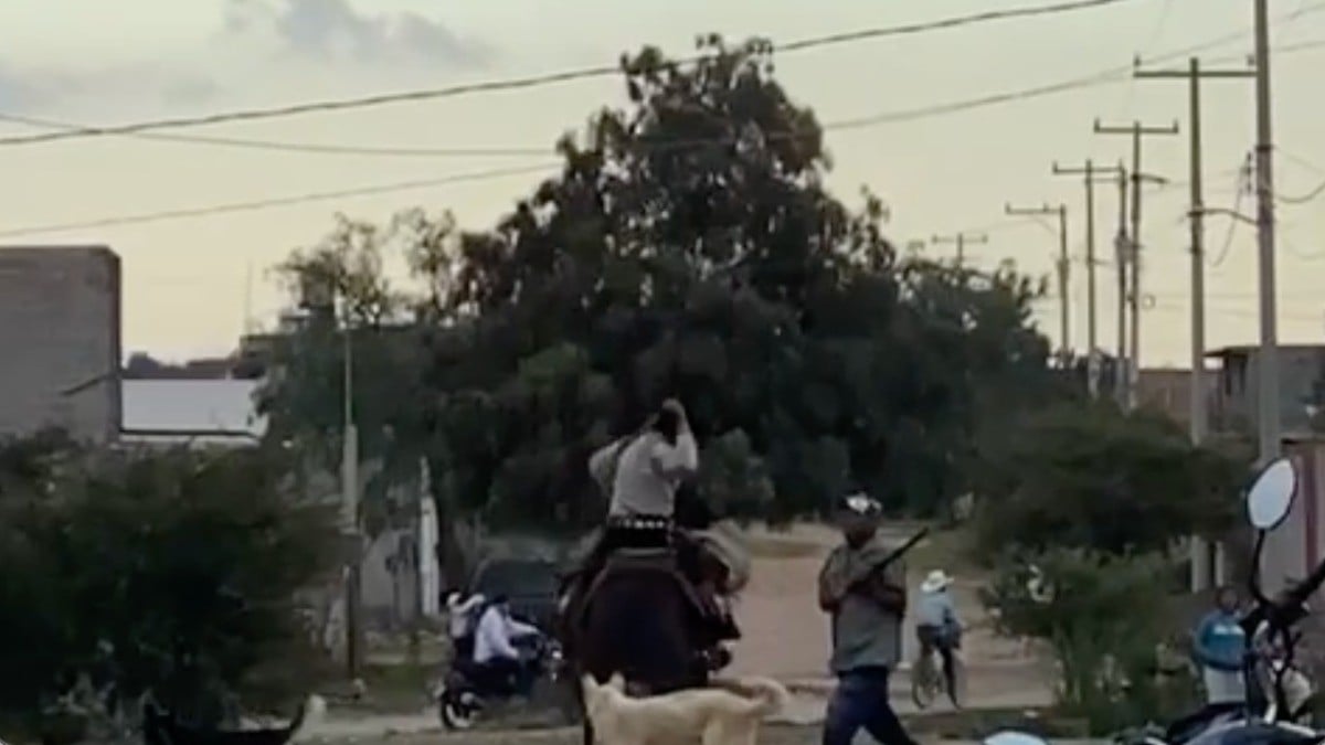 PELEA A CABALLO