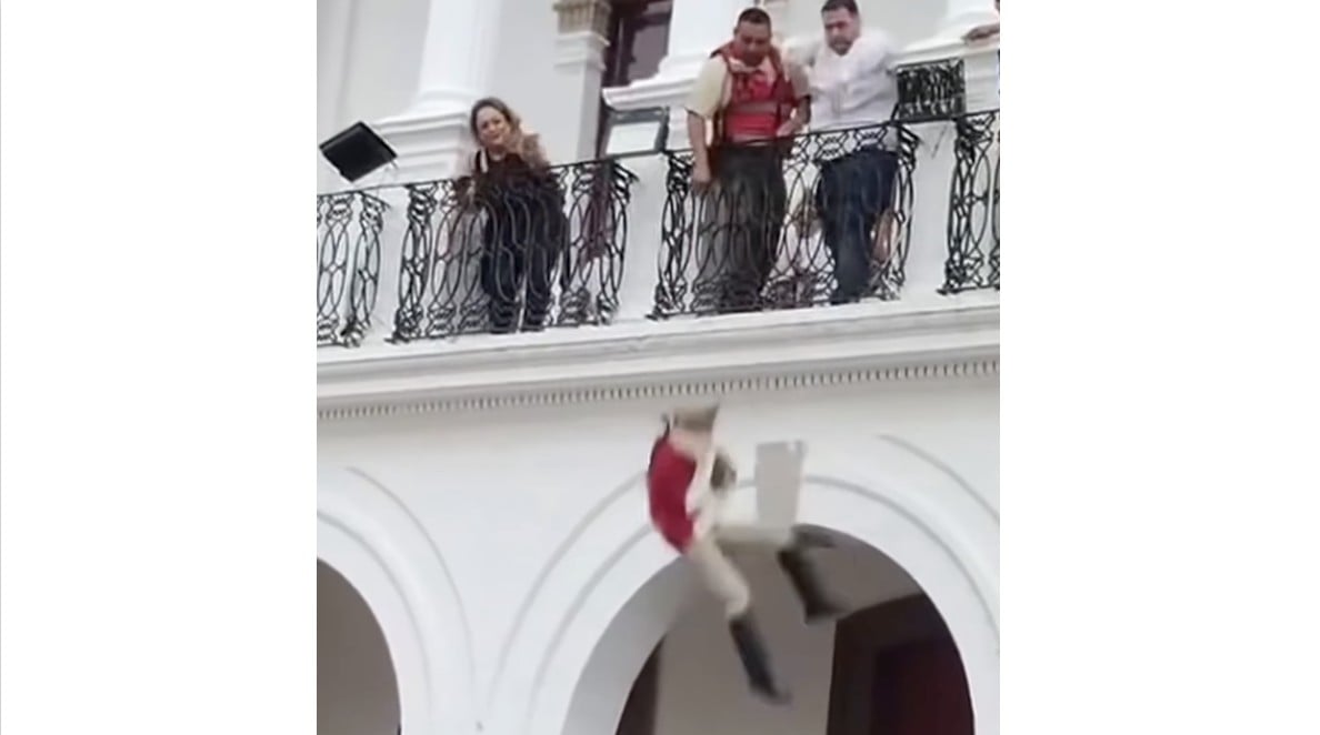 Recrean a Juan Escutia en escuela de Ameca; niño salió ileso