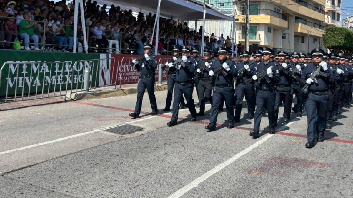 ¡Desfile militar! Familias leonesas disfrutan desfile conmemorativo en día de asueto