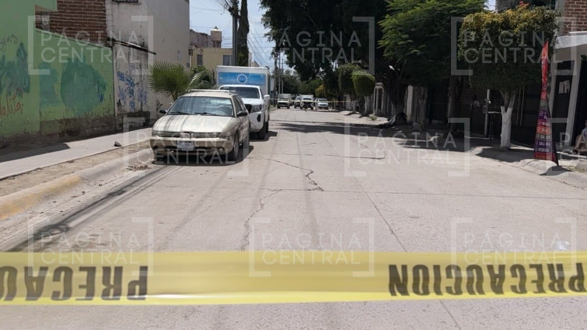 ¿Quién era el joven asesinado cuando estaba sentado en su cochera en León?