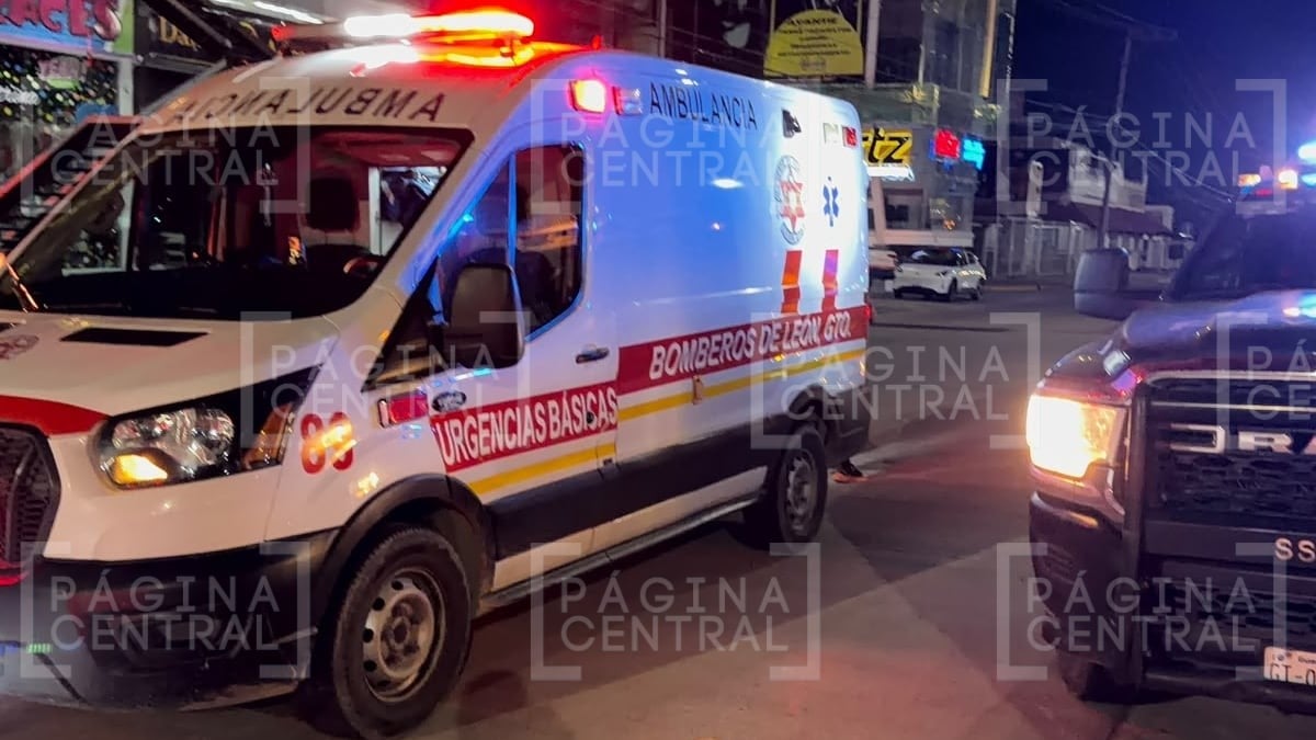 Vehículo que era remolcado se desprende y provoca accidente en el libramiento Morelos, casi bulevar Hilario Medina, en León