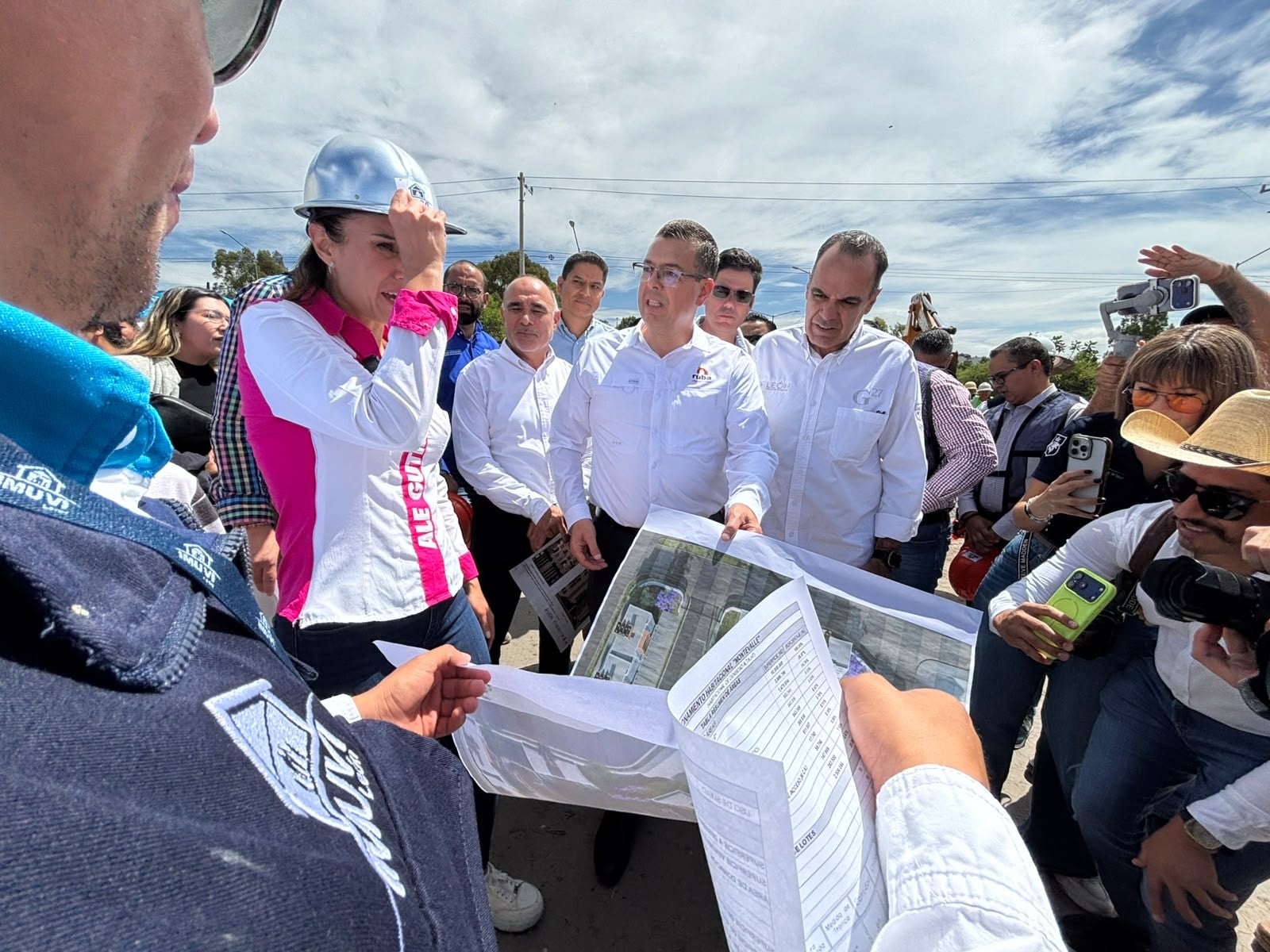 León inicia construcción de 128 departamentos en Las Joyas con subsidios para familias
