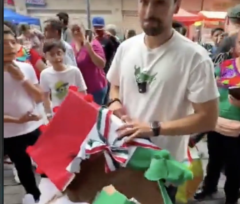 VIDEO Intentó hacer dinámica para regalar dinero, y todo terminó así