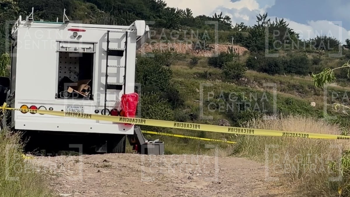 Localizan el cuerpo de una persona envuelto en bolsas plásticas en un camino de terracería de Huertas de Medina, León; Fiscalía investiga