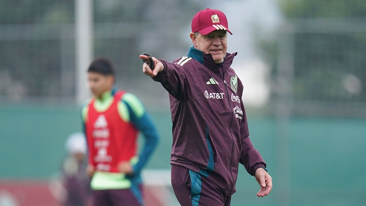 Oficializa Valencia llegada de Javier Aguirre como DT