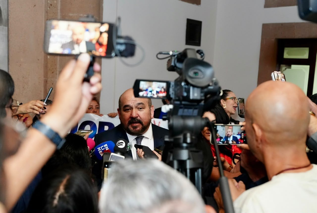 Jorge Espadas priorizará cohesión interna del PAN como Defensor y evaluará licencia legislativa si el partido la requiere