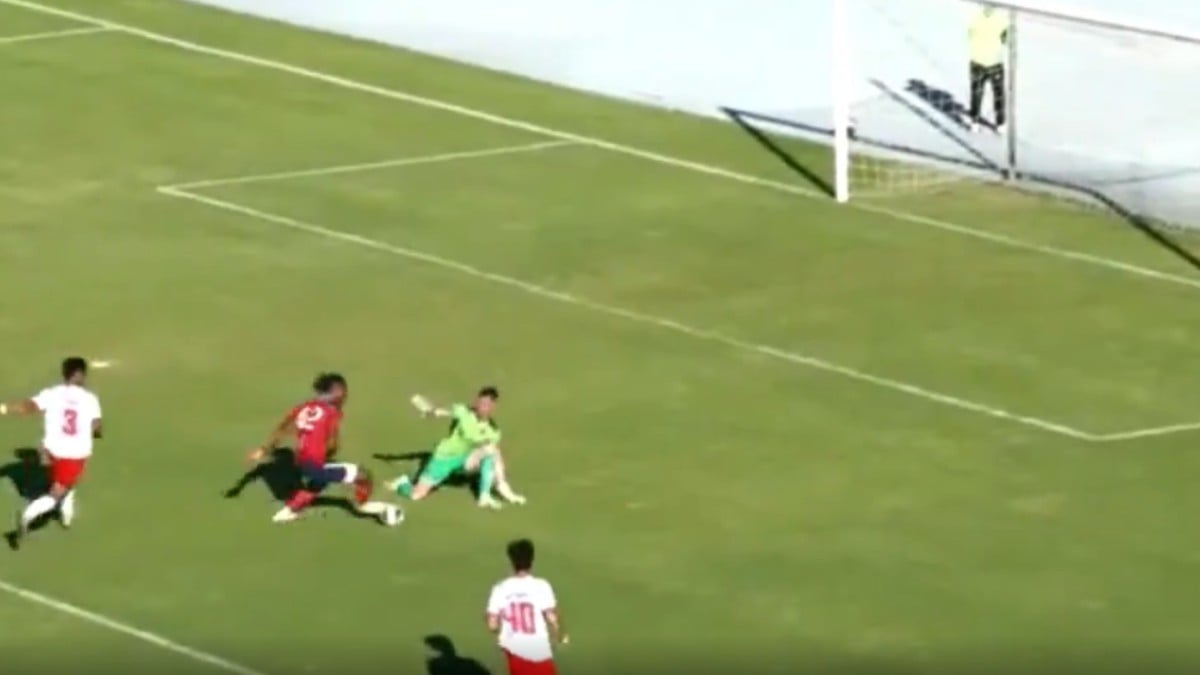 Portero se niega a parar un penal