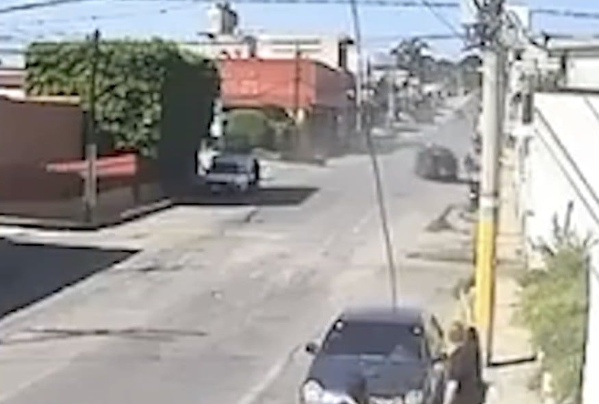 VIDEO Disparos mortales lo alcanzaron, pero no los dejó de perseguir