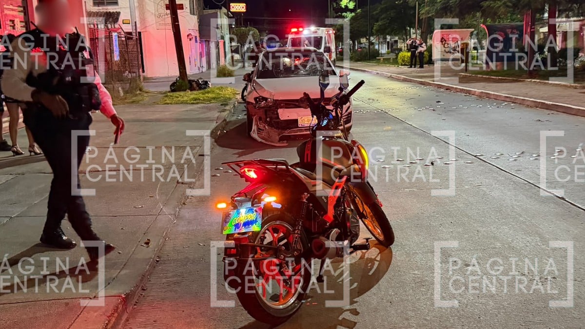 Motociclista iba ebrio y en sentido contrario en León, hasta que chocó y acabó arrastrado