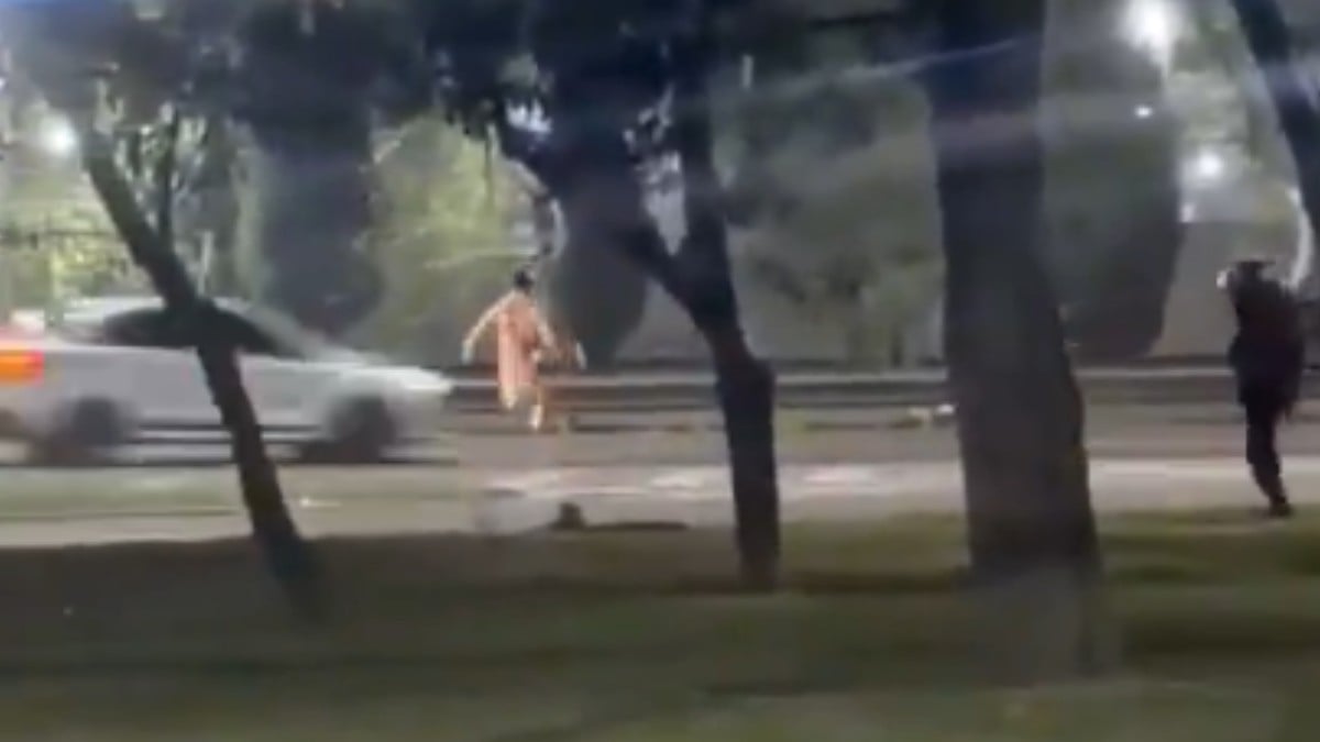VIDEO Menor de 13 años roba a un repartidor e intenta escapar, pero muere atropellado