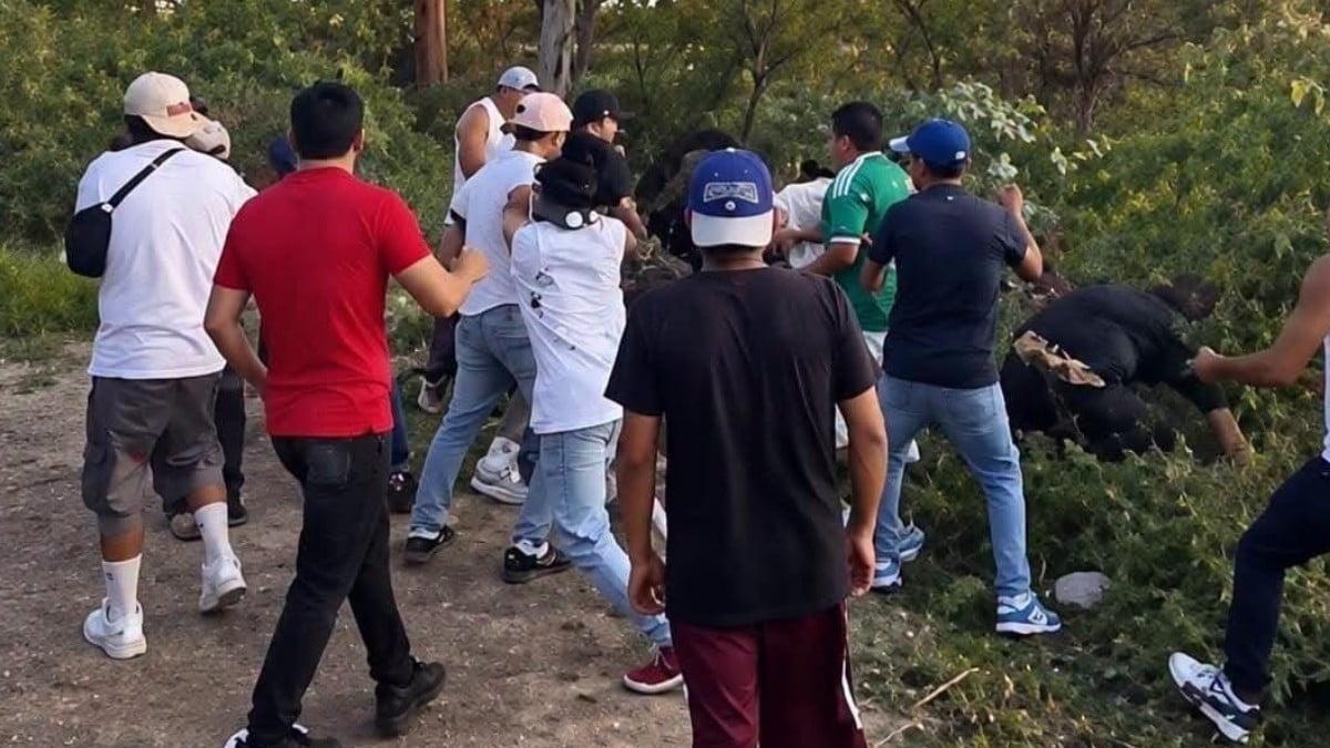 VIDEO ¡Otra riña en un campo de futbol! Equipos se enfrentan a puñaladas durante semifinal