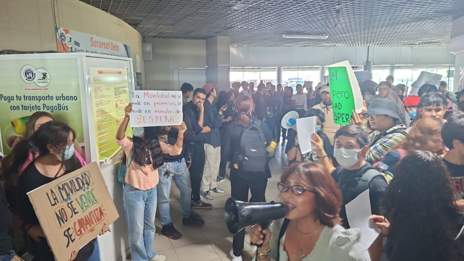 ¡Siguen las protestas! Estudiantes presionan por mejoras al transporte público
