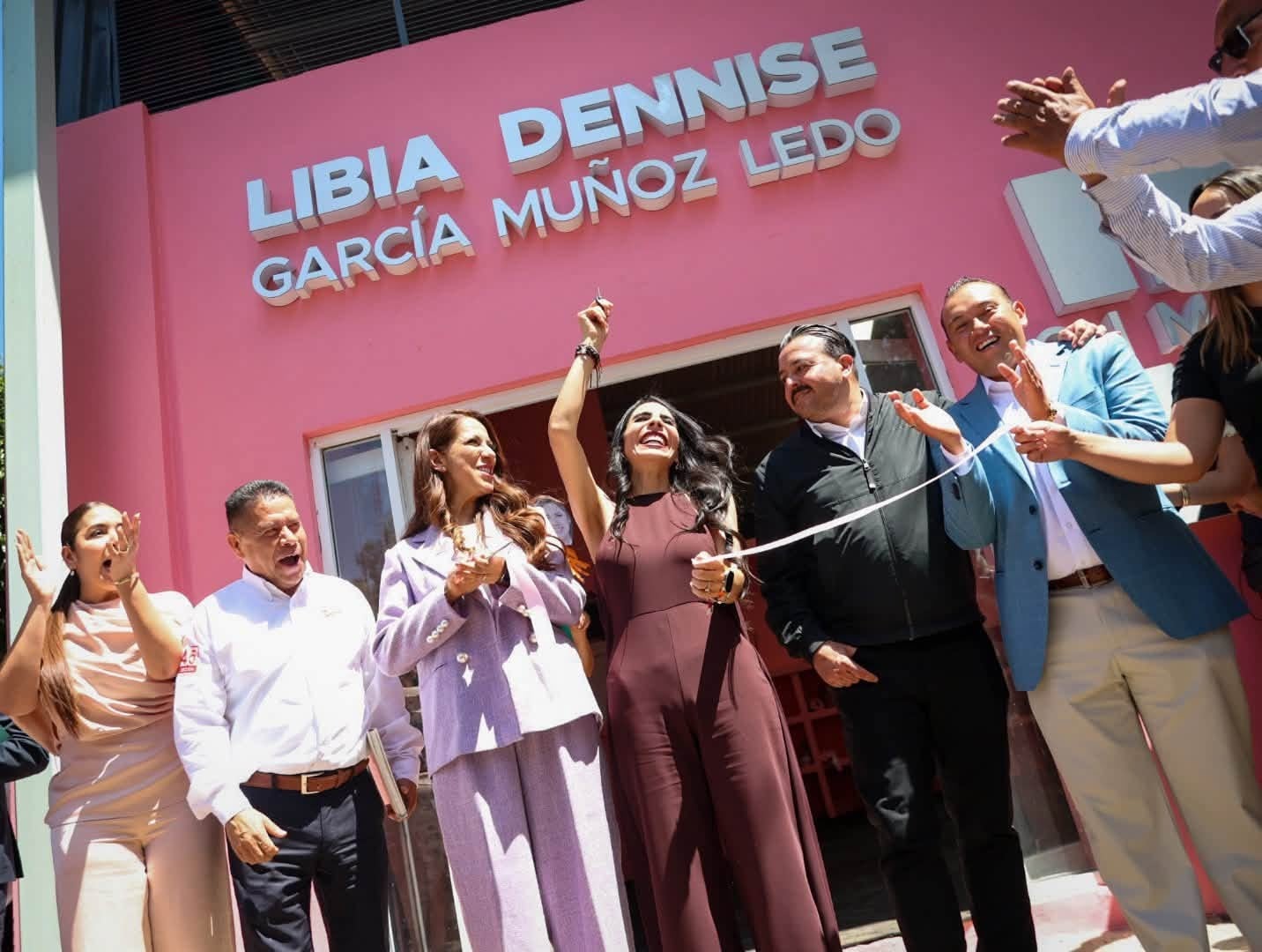 Libia Dennise solicitó formalmente cambiar el nombre al gimnasio de Moroleón