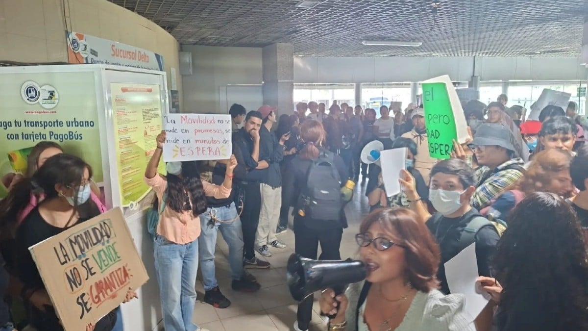 Estudiantes ya se cansaron del transporte en León y se quejan de que no hay diálogo con autoridades