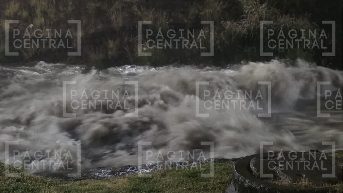 Malecón del Río de los Gómez se desborda tras fuertes lluvias en León