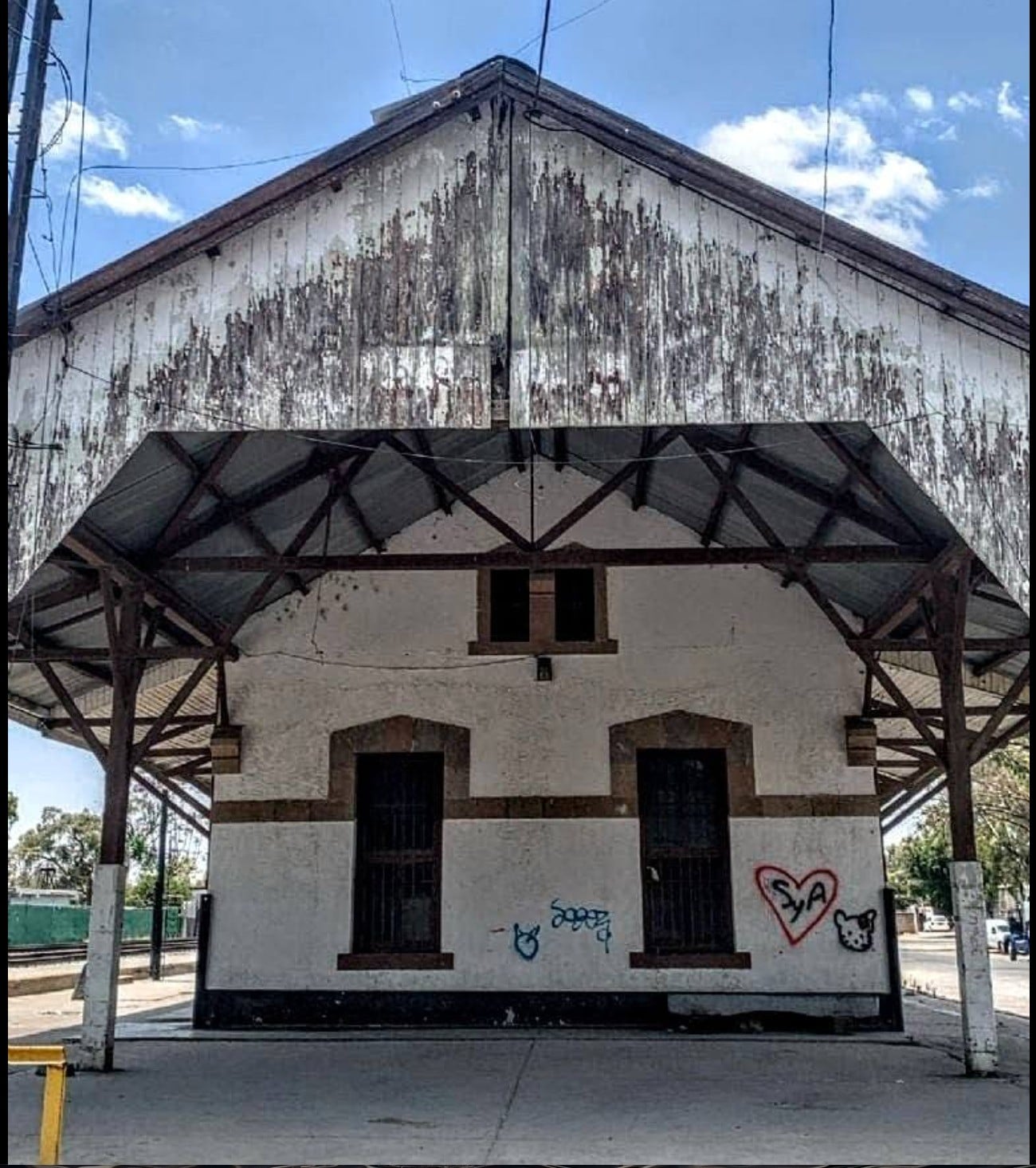 Antigua estación de tren en León podría volver a recibir pasajeros