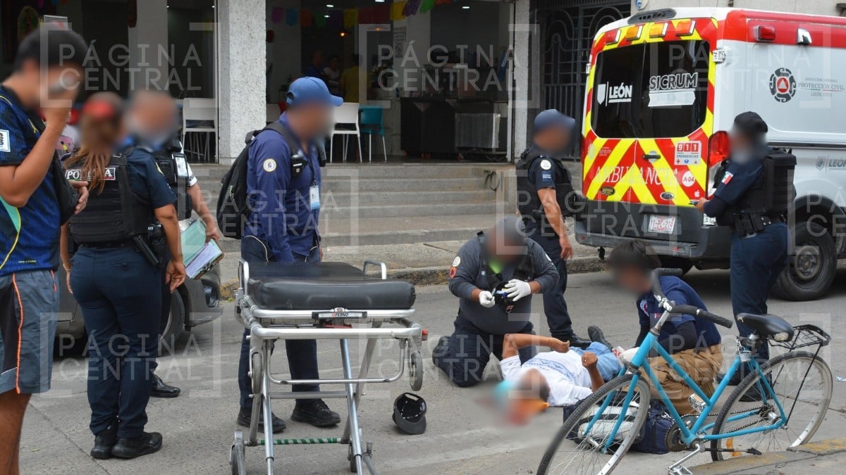 ¡Abuelito atropellado! Adulto mayor que iba en su bici fue atropellado en este cruce