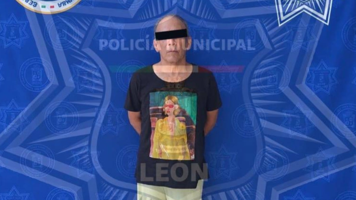 Salió de su hogar en la Casa Blanca y se topó con la Policía; llevaba 300 dosis de drogas