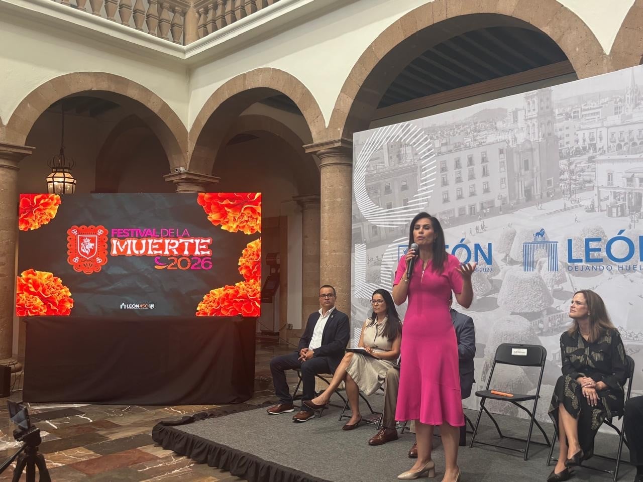 Catrinas gigantes, recorridos nocturnos y muertos que “regresarán”: así el Festival de la Muerte
