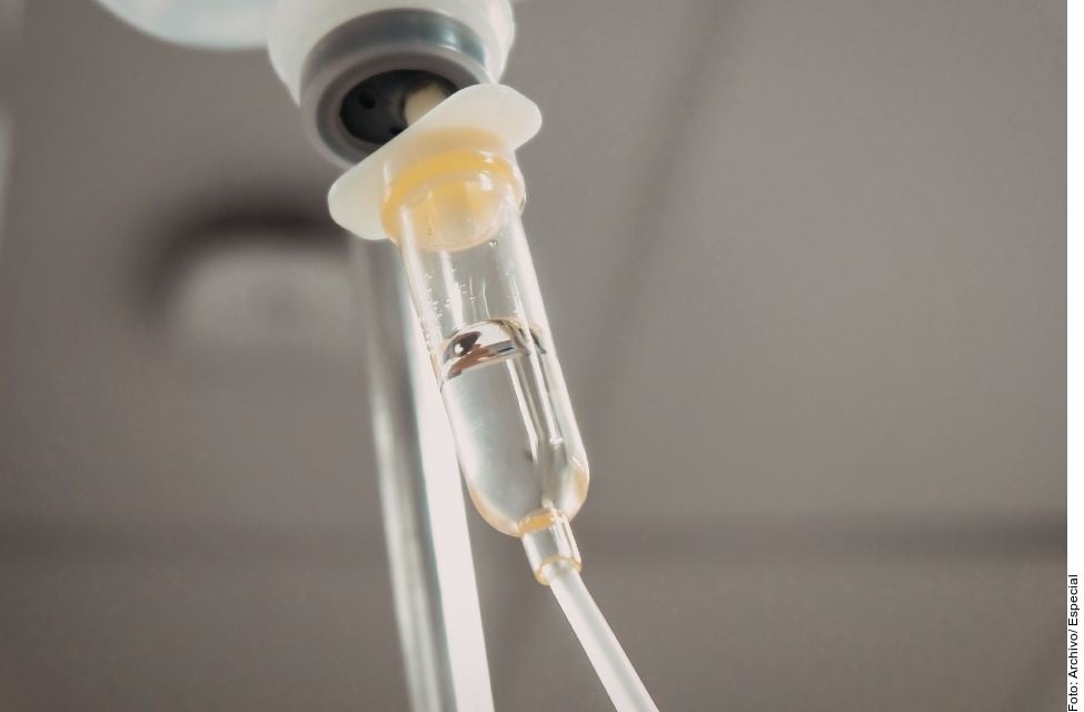 La Secretaría de Salud advirtió que la aplicación de sueros vitaminados debe hacerse con mucha precaución.