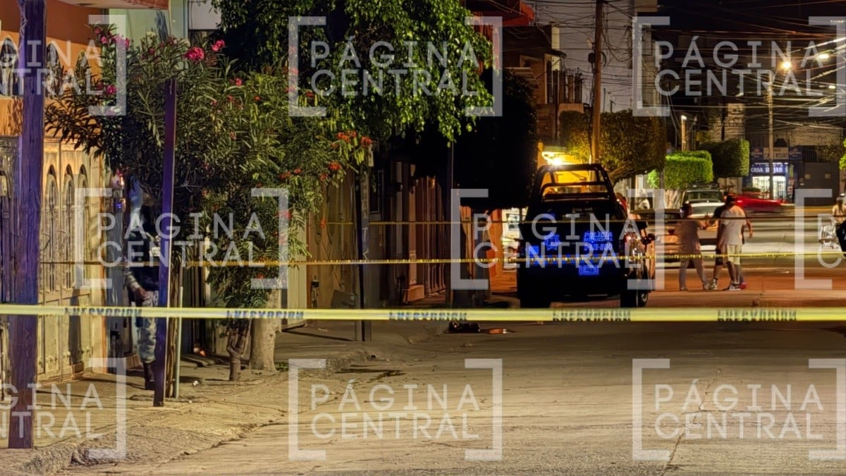 Le disparan desde una moto: mujer queda al borde de la muerte tras ataque