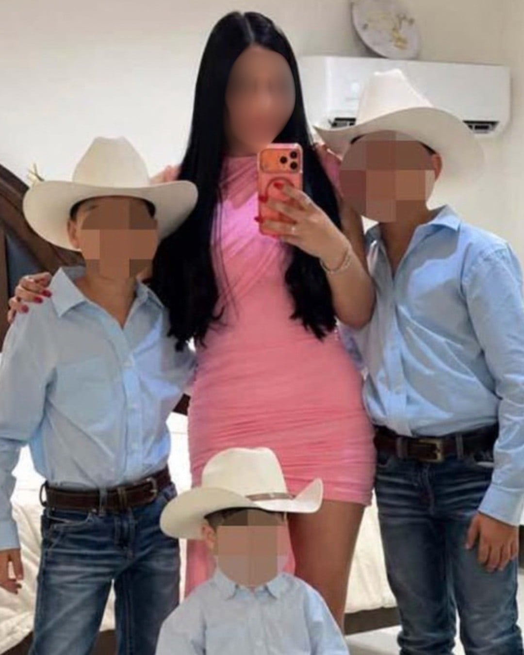 Cindy Tamez asesinó a sus tres hijos y a su esposo; después ella se dio un balazo y también falleció.