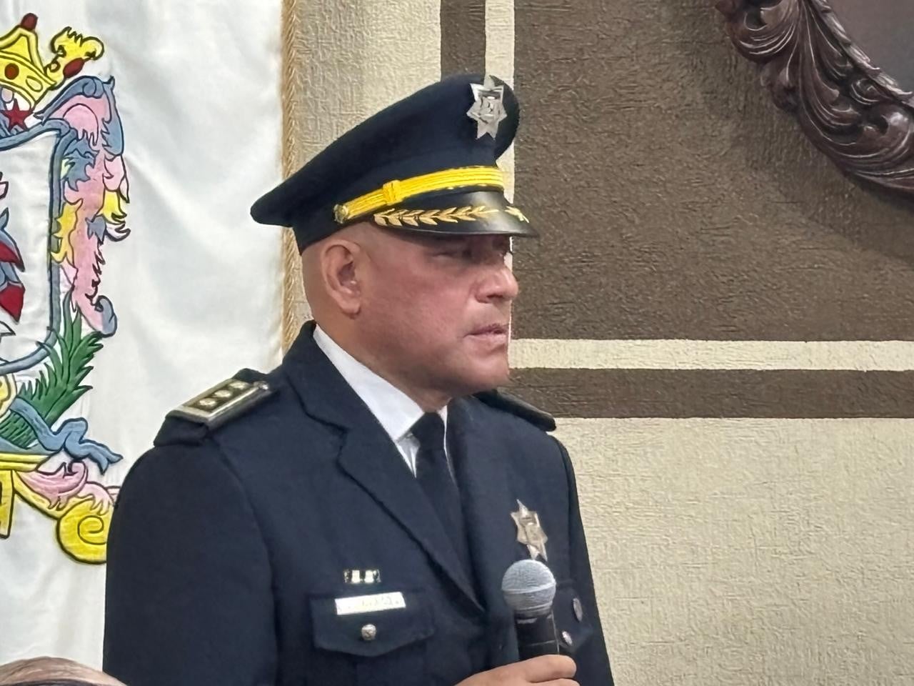 León equipará a policías con 600 cámaras corporales para transparentar operativos