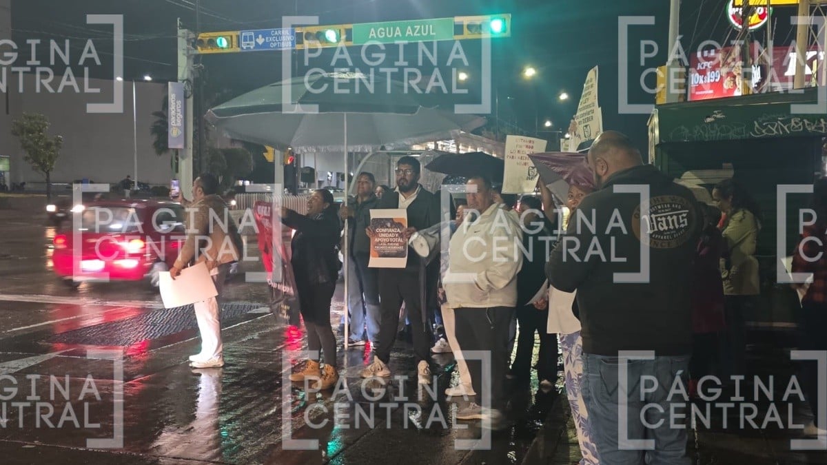 Trabajadores del IMSS bloquean bulevar en León; denuncian falta de insumos y materiales caducados