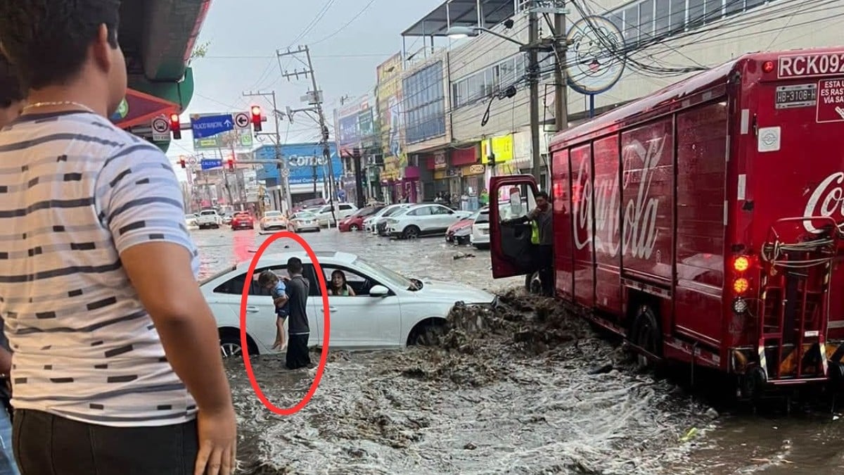 Salvan a su familia de inundación; les ofrece recompensa