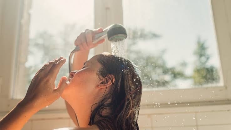 ¿Te bañas con un chorrito de agua? Este error en las tuberías podría ser el culpable de tu mala ducha