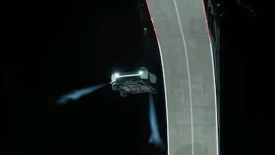¡El Tesla que desafía la gravedad! Musk presume un deportivo futurista